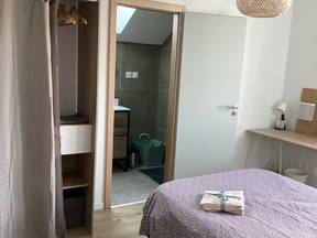 Furnished room with private bathroom