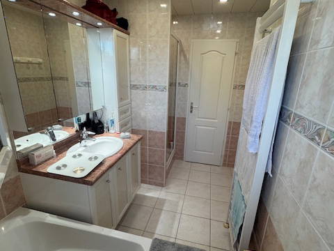 Chambre Chez L'habitant Carpiquet 667776-4