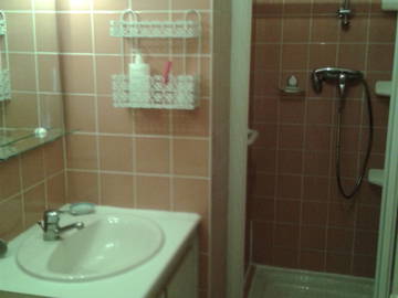 Homestay for rent in Aubignan - photo 3: Bathroom-3