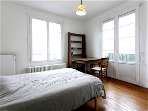 Furnished double room in F4 crossing near SNCF station