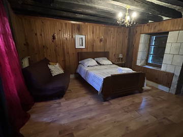 Chambre meublée dans un logement en colocation