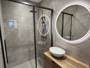 Chambre chez l'habitant à louer à Fleurieux-Sur-L'arbresle - photo 1 : salle de bain-1