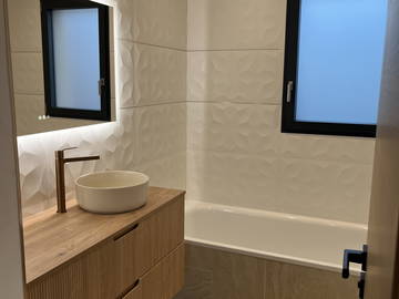 Chambre chez l'habitant à louer à Fleurieux-Sur-L'arbresle - photo 2 : salle de bain-2