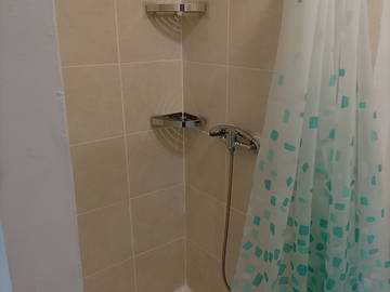 Colocation à louer à Roubaix - salle de bain-1