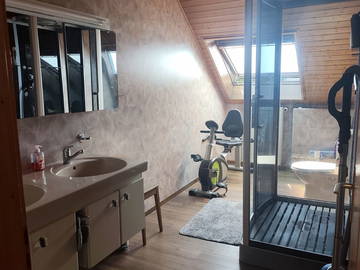 Quarto em casa do anfitrião para alugar em Les Montets - fotografia 11 : casa de banho-11