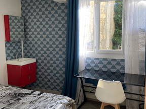 Chambre meublée en coloc,à 7 m à pied de la Place St Sauveur