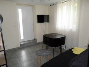 Furnished room in cozy, quiet shared accommodation, close to the center