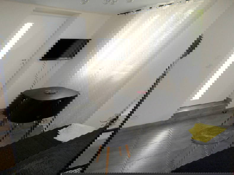 Gastgezin Nîmes 613898-1