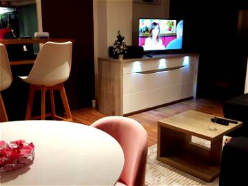Roomlala | Chambre Meublée En Colocation Mixte Lit 140X190 Tv 80cm APL