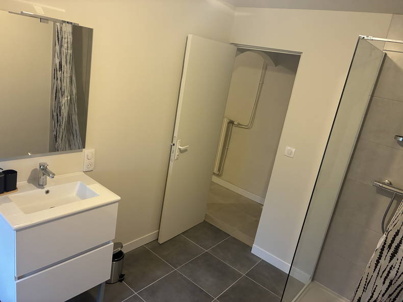 Colocation Savigny 660551-2