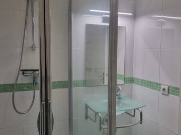 Homestay for rent in Fourqueux - photo 6: Bathroom-6