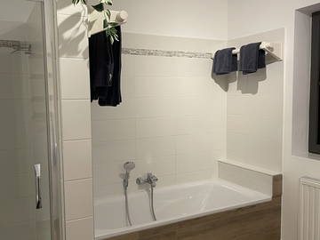 Colocation à louer à Waterloo - photo 2 : salle de bain-2