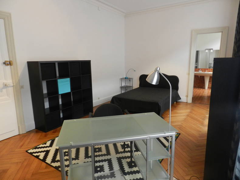 Kolokation Mazamet 198424-1