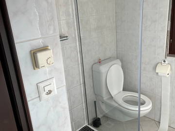 Chambre chez l'habitant à louer à Leytron - photo 15 : salle de bain-15