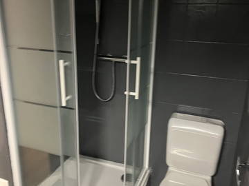 Chambre chez l'habitant à louer à Leytron - photo 15 : salle de bain-15