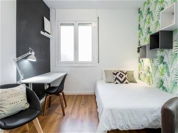 Roomlala | Chambre Penthouse Dans Le Quartier De Gracia (RH13-R2)