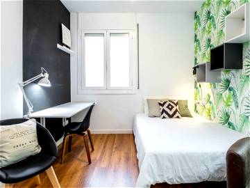 Roomlala | Chambre Penthouse Dans Le Quartier De Gracia (RH13-R2)
