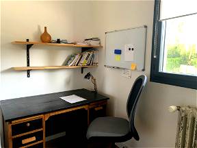 Room for students, work-study students or temporary employees