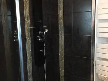 Homestay for rent in Saint-Aubin-Du-Cormier - photo 4 : Bathroom-4