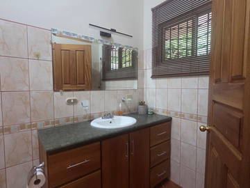 Guest room for rent in Guanacaste Province - photo 5: Bathroom-5