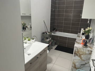 Chambre chez l'habitant à louer à Massy - photo 6 : salle de bain-6