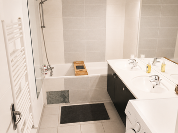 Homestay for rent in Bordeaux - photo 3: Bathroom-3