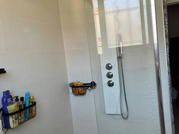 Unterkunft beim Gastgeber zur Miete in Le Boulou - Foto 12 : Badezimmer-12