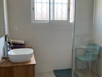 Unterkunft beim Gastgeber zur Miete in Le Boulou - Foto 8 : Badezimmer-8
