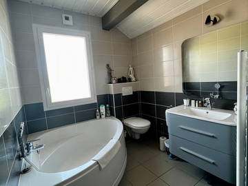 Homestay for rent in Sciez - photo 5 : Bathroom-5