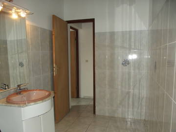 Coliving à louer à Saint-Denis - photo 3 : salle de bain-3