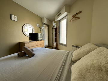 Chambre privée/TV/Balcon -10mins de Paris