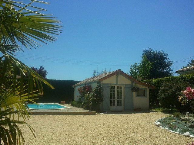 Vierashuoneet Pessac 47725