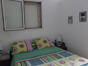 Privates Zimmer und Badezimmer im Heim eines Bewohners
