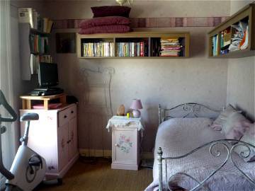 Roomlala | Chambre Simple Dans Une Maison Confortable