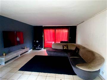 Roomlala | Chambre spacieuse à louer, grand lit, grand dressing, bureau