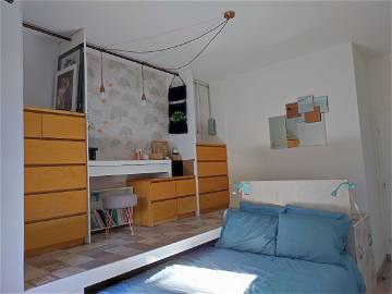 Roomlala | Chambre Spacieuse, Confortable Et Modulable, Comme Un Studio