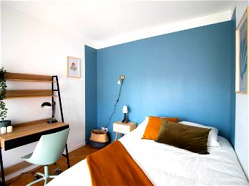 Roomlala | Chambre Spacieuse De 15m² à Louer à Grenoble -G016