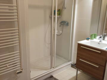 Chambre chez l'habitant à louer à Paris - photo 5 : salle de bain-5