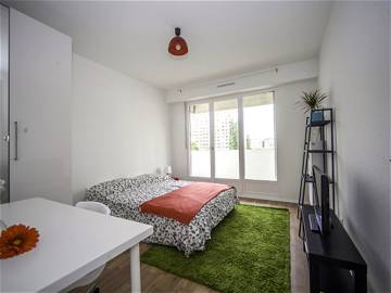 Roomlala | Chambre Spacieuse Et Chaleureuse – 15m² - ST15