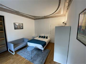 Roomlala | Chambre Spacieuse Et Chaleureuse – 17m² - PA50