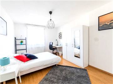 Roomlala | Chambre Spacieuse Et Confortable – 17m² - ST59