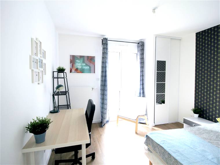 Chambre Spacieuse Et Lumineuse – 12m² - CL33