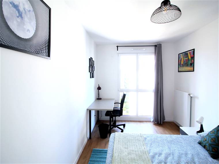 Chambre Spacieuse Et Lumineuse – 14m² - CL23