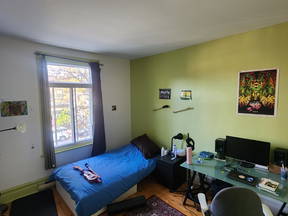 Lyst og rummeligt værelse i Little Italy