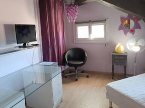 Habitación En Parcela Para Niñas