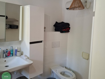 Chambre chez l'habitant à louer à Saint-Nazaire-De-Pézan - photo 4 : salle de bain-4