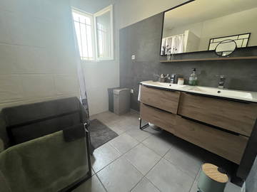 Chambre chez l'habitant à louer à Bouillargues - photo 5 : salle de bain-5