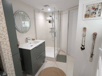 Chambre chez l'habitant à louer à Angers - photo 7 : salle de bain-7