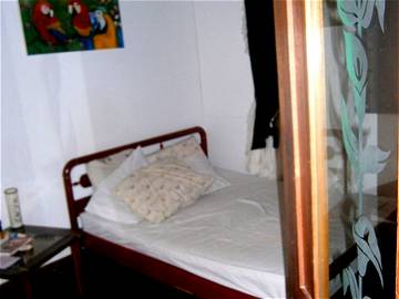 Room For Rent Medellin 25970-1
