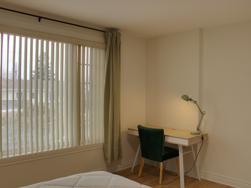 Homestay for rent in Québec - photo 2 : Bedroom-2